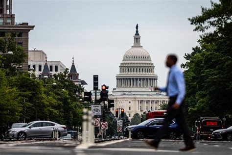 Does Members Of Congress Get Paid During A Government Shutdown