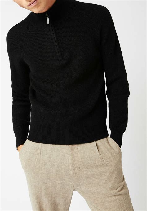 What Does It Mean to Wear Half Zipped and How Does It Style Your Look?