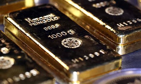 Price Of Gold Tops 3 800 An Ounce For First Time Amid Fears Over A