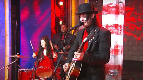 See The White Stripes Perform Seven Nation Army On Conan In Hd For The First Time