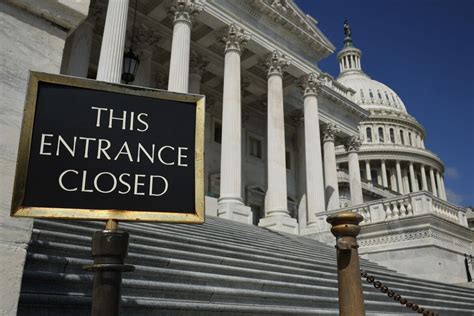 Shutdowns Cost Billions As Us Federal Workers Paid To Stay Home Bloomberg