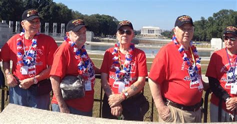 Storming The Gates Wwii Vets Visit War Monument Despite Government