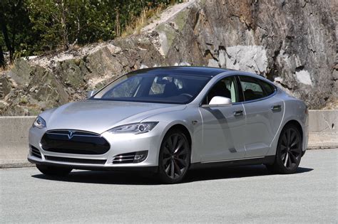 Tesla P85 Model S Review