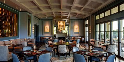 Experience Lightning-Fast Service at the Carolina Club